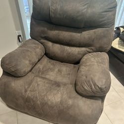 Recliner Couch With USB Port