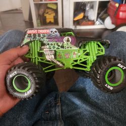 Grave Digger Large Monster Chruck Heavily Used 