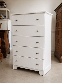 Beautifully Refinished 5-Drawer Tall Dresser ✨