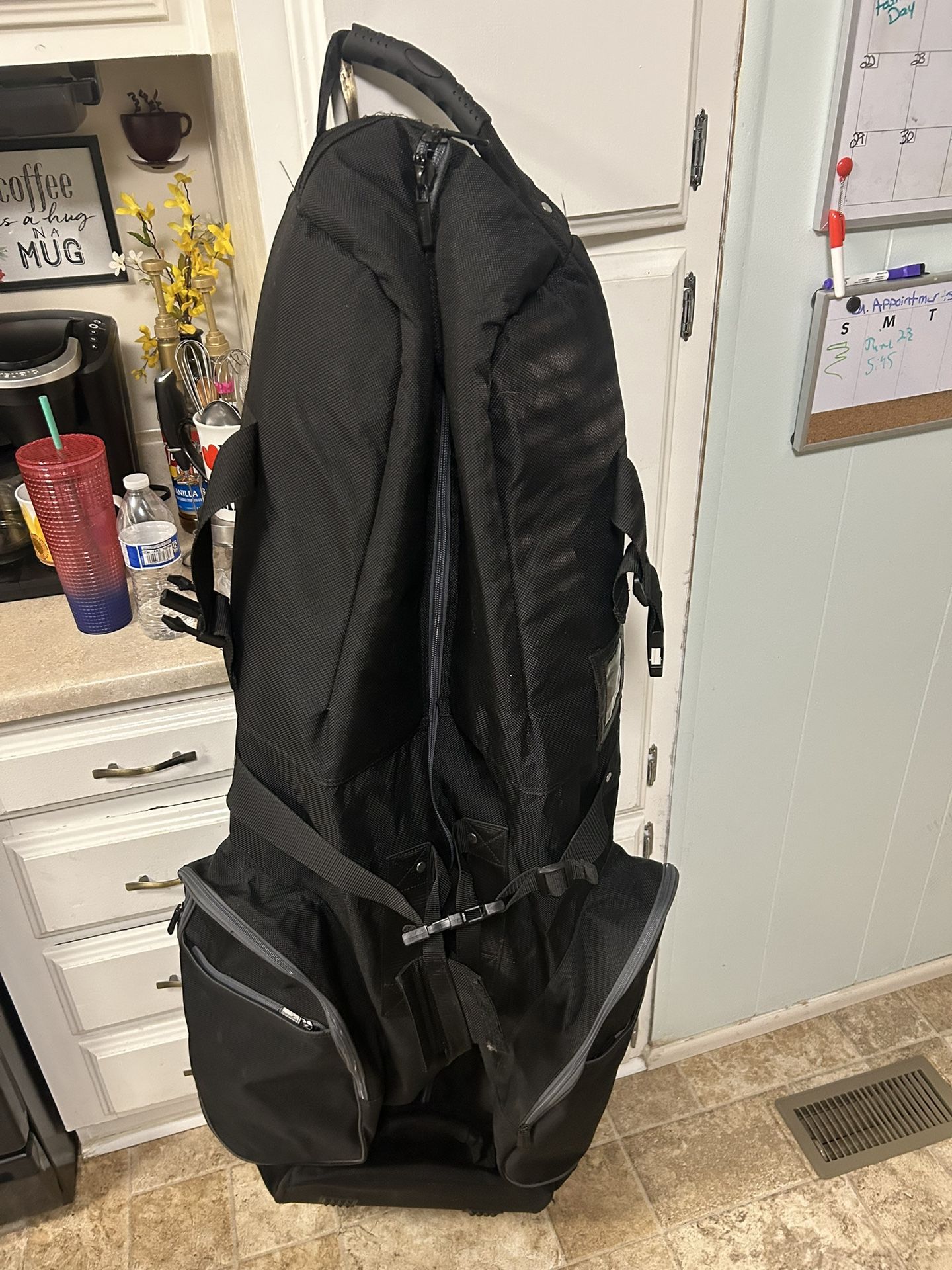 Amazon Basics Golf Travel Bag
