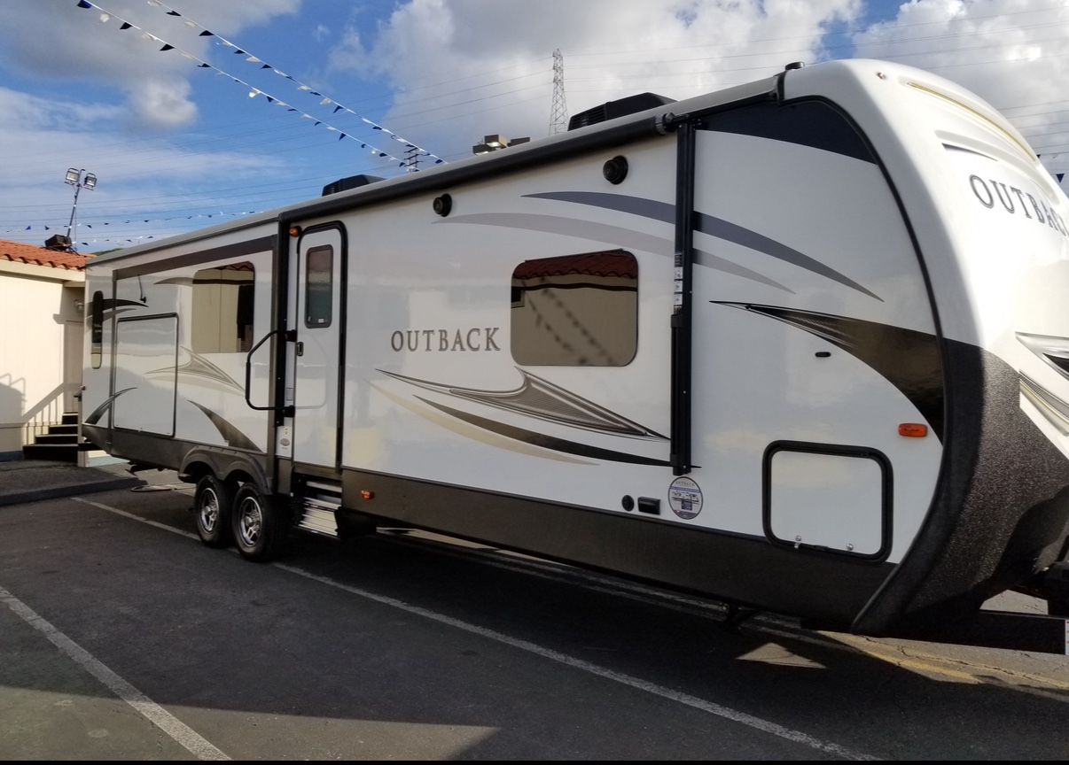 2019 Keystone 330RL