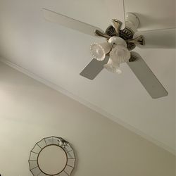 Brand New Fan 3 Speed Wireless 3 60w Bulbs Comes With 