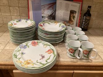  37 Secret Garden by Coventry DINNER 4 Mug 8 Salad /desert14 Soup Pasta 11 37pc.