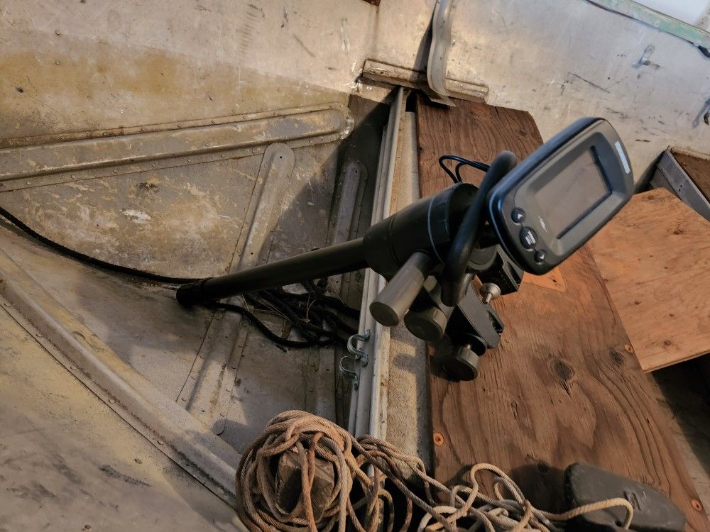 Humminbird 140c Fishin' Buddy Ultimate Portable Fishfinder