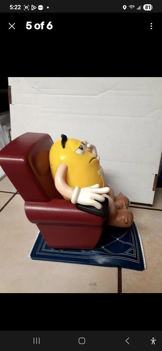 M&M Dispenser