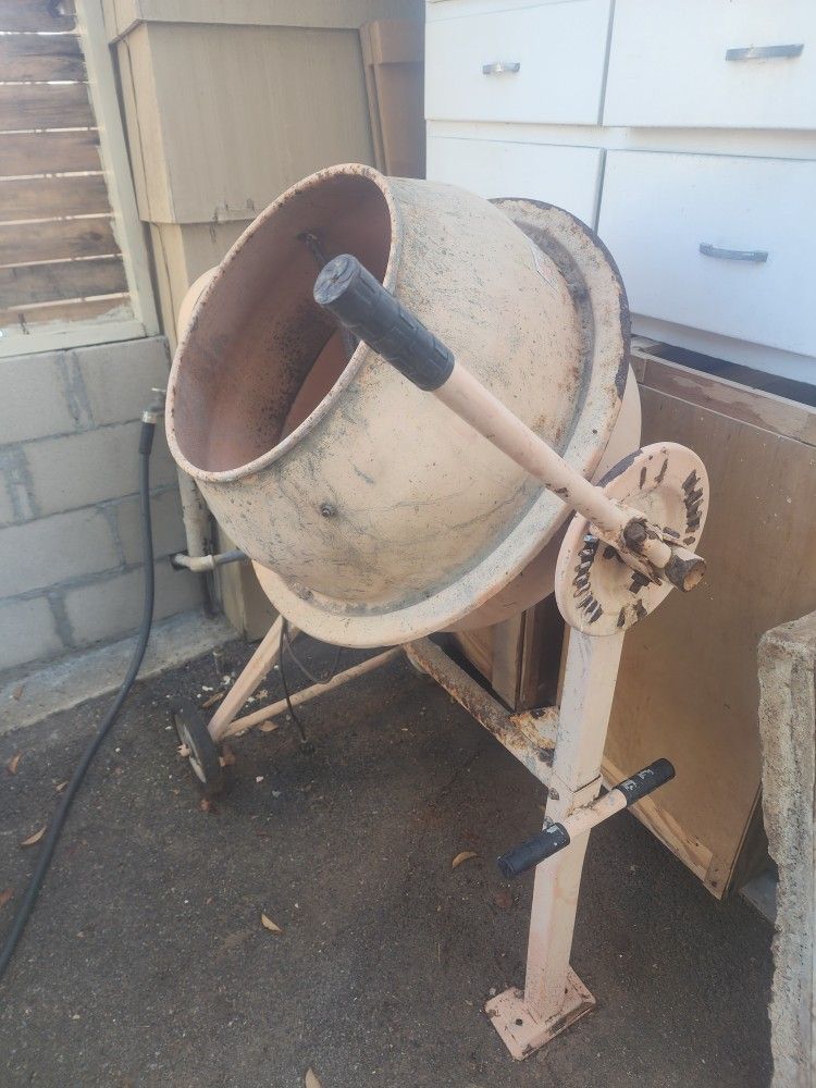 Cement mixer