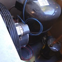Copeland (CS18K6E-TDF-272) Compressor & Condenser Unit (New)  
3HP,  460V,  3PH
18300BTU
 R22, R134A,  R404A, R507A