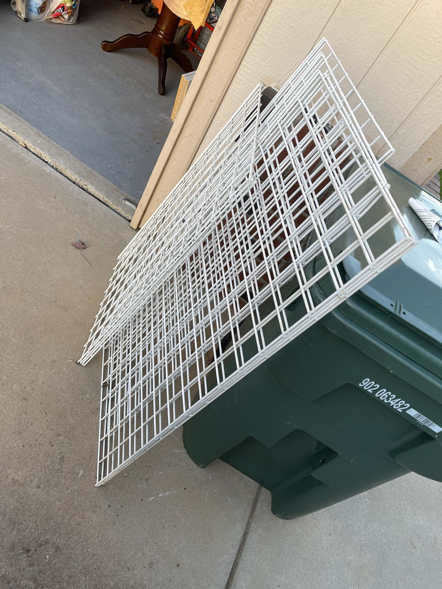 Wire Fence/shelves/