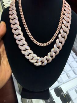 Moisanate Miami Cuban chain