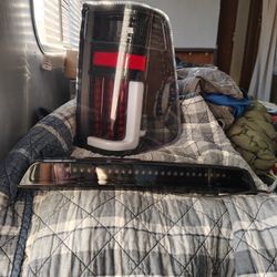 2004 Nissan Titan LED TAILlights   Above Cab Light 