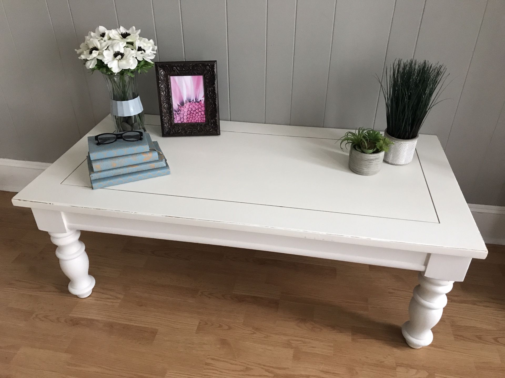 Farmhouse distressed coffee table