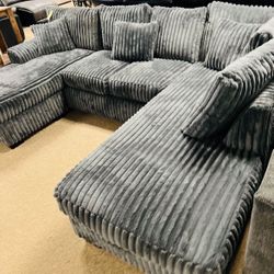 Double Chaise Stunning Sectional! 