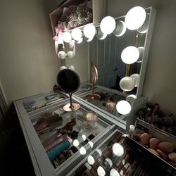 Impressions Vanity 