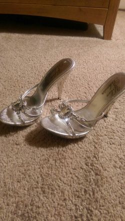 Urban behavior crystal slippers