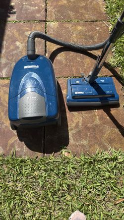 Kenmore Canaster Vacuum