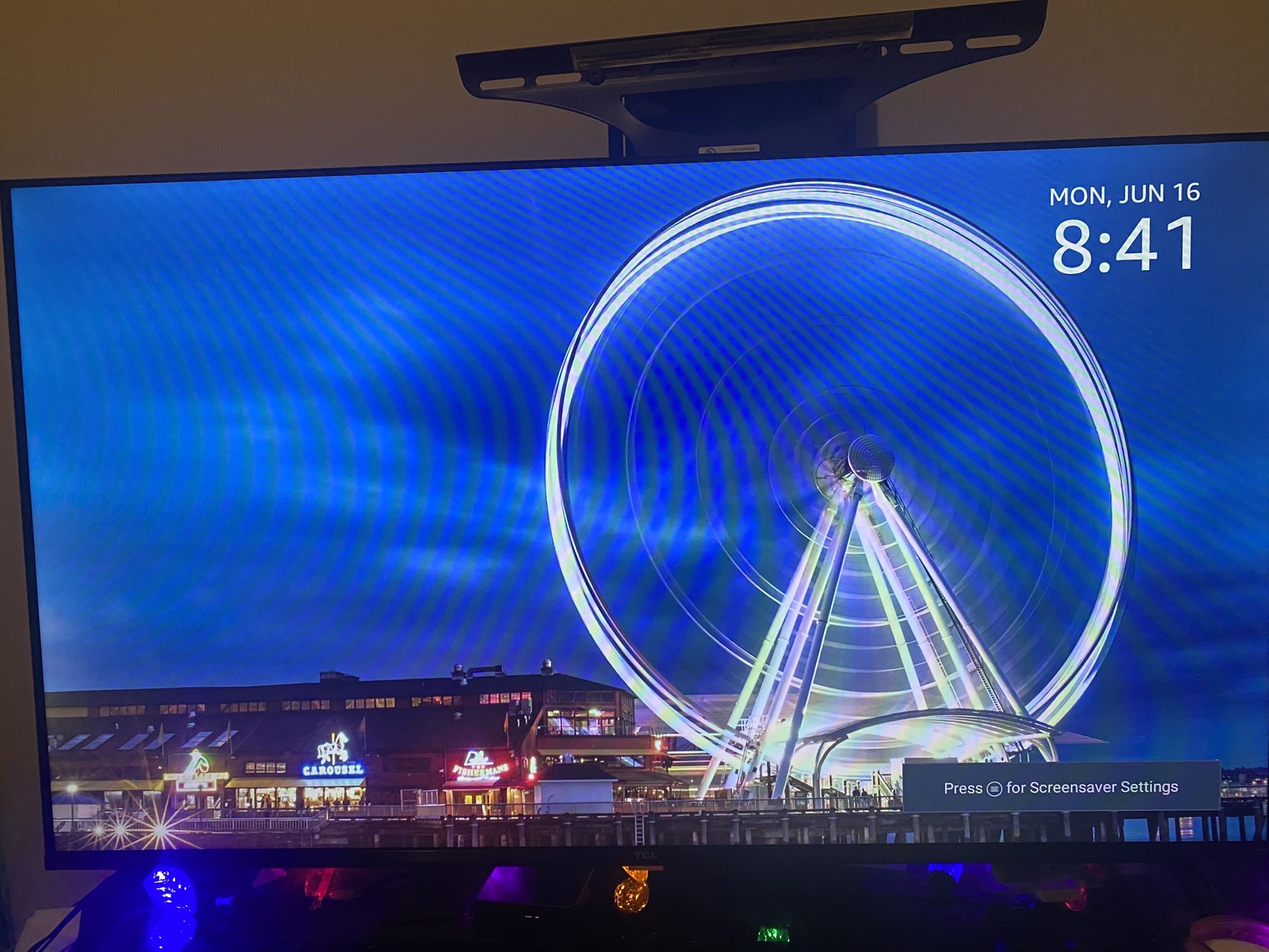 TLC 40” Smart TV