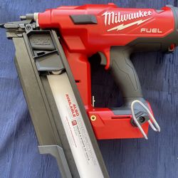 Milwaukee M18 FUEL 3-1/2 in. 18V Cordless Brushless Framing Nailer (Tool-Only)