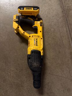 Dewalt tool and battery