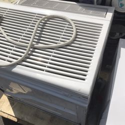25,000 Btus Window Air Condition New Working $400