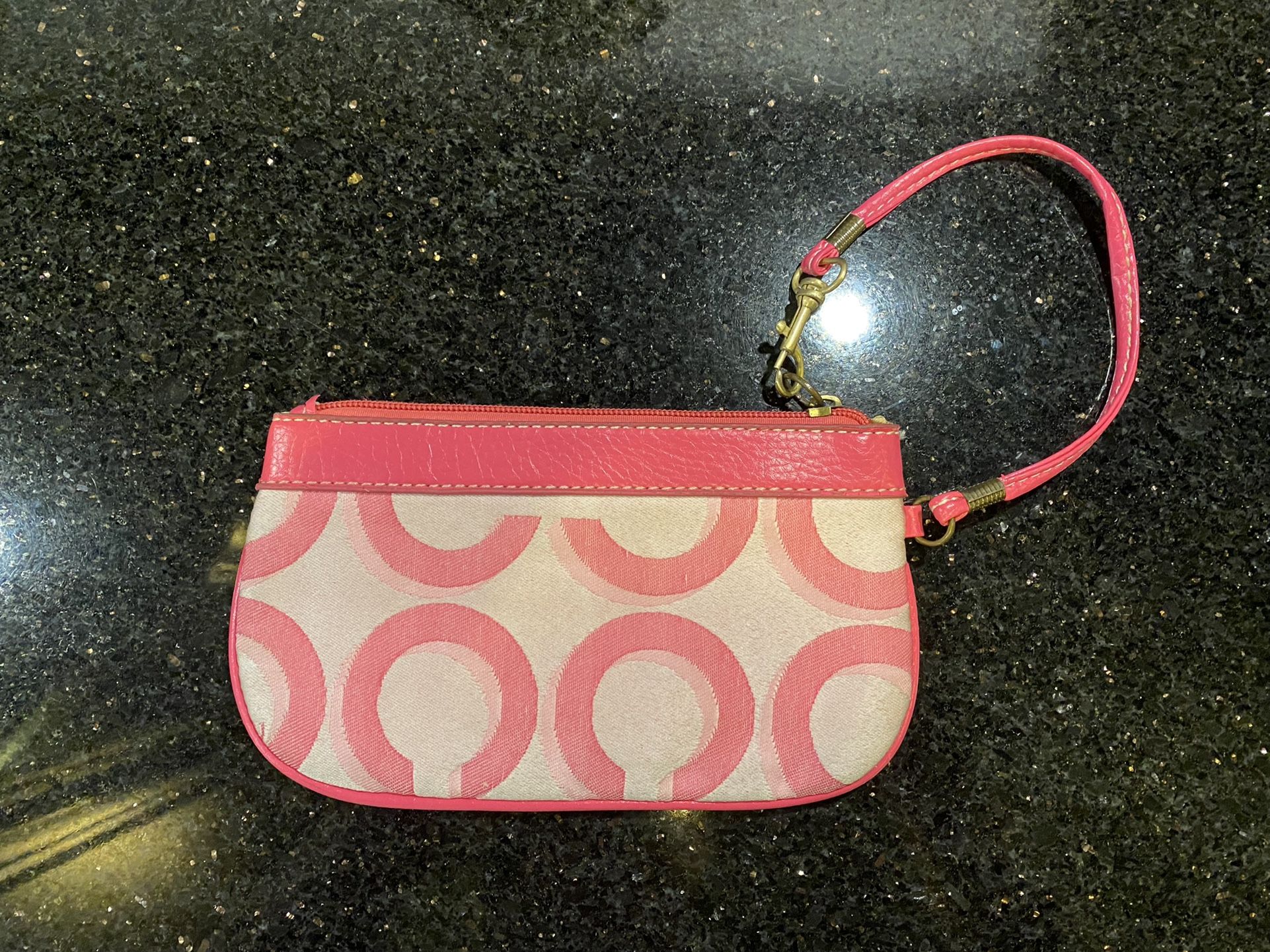 Wristlet in Beige Pink