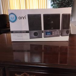 ONN MINI STEREO SYSTEM 