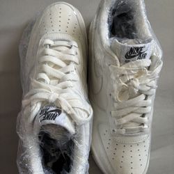 Nike Air Force 1 Low Top White Leather Lace-Up Sneakers DM4162-(contact info removed)