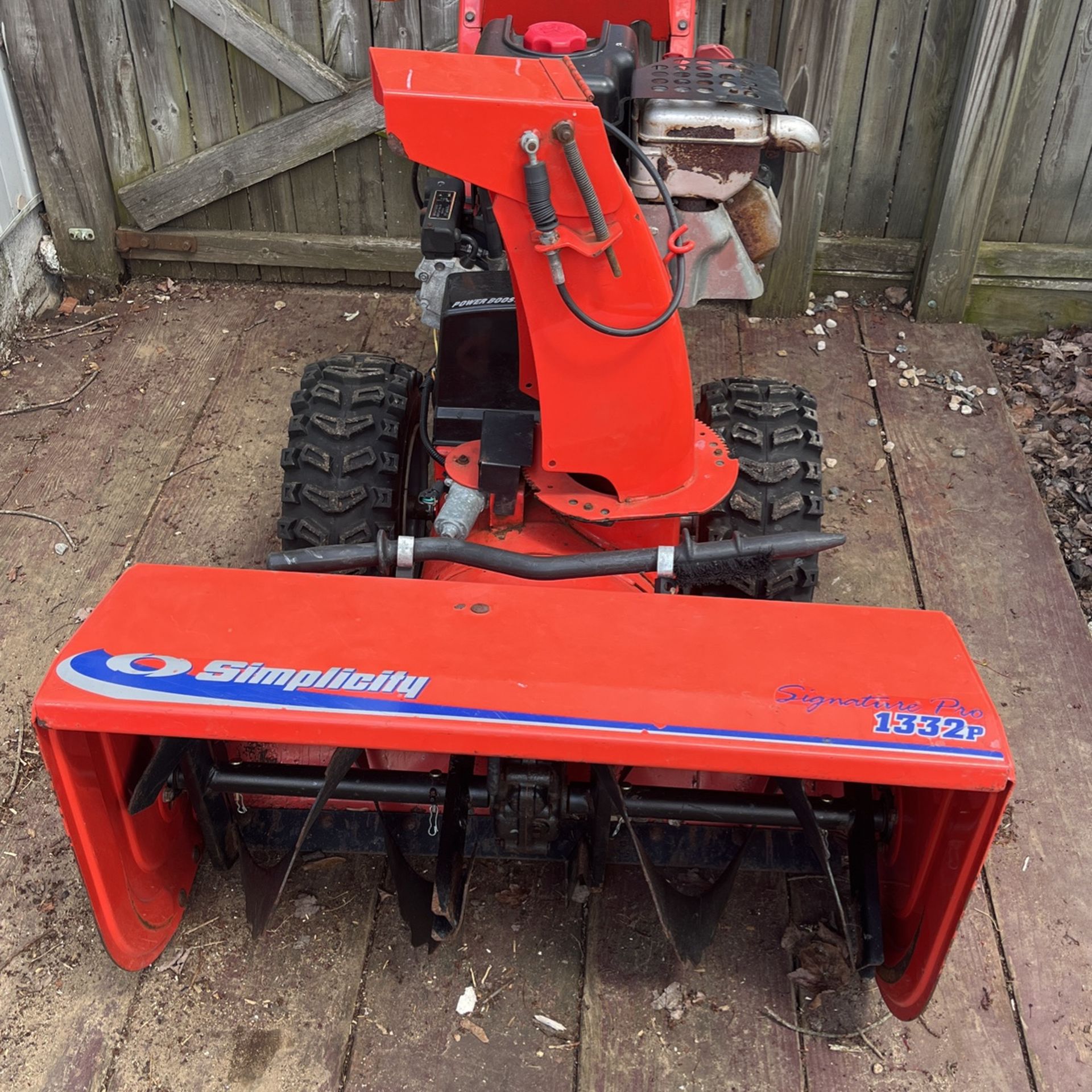 Snow Blower Simplicity 1332p