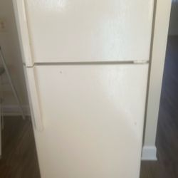 GE 16cu Refrigerator 