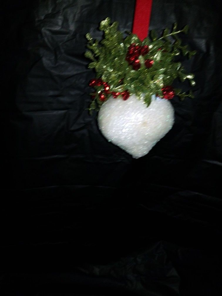 Vintage Mistletoe Glitter Ball
