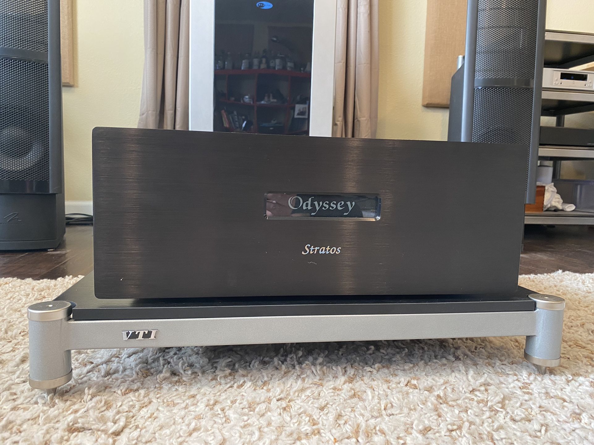 Odyssey Stratos Stereo Plus Amplifier 120,000µF