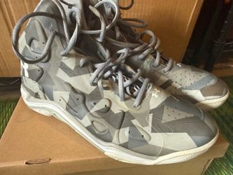 Sz.9 men’s under armor shoes