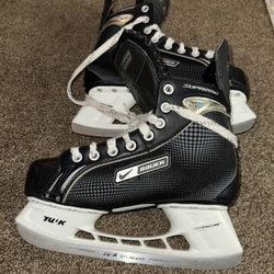 Bauer Tuuk One 05 Supreme Ice Hockey Skates Youth Size 5R Gear Equipment Used PO