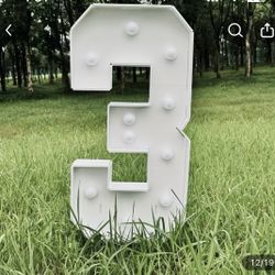 Lighted "3" Sign 