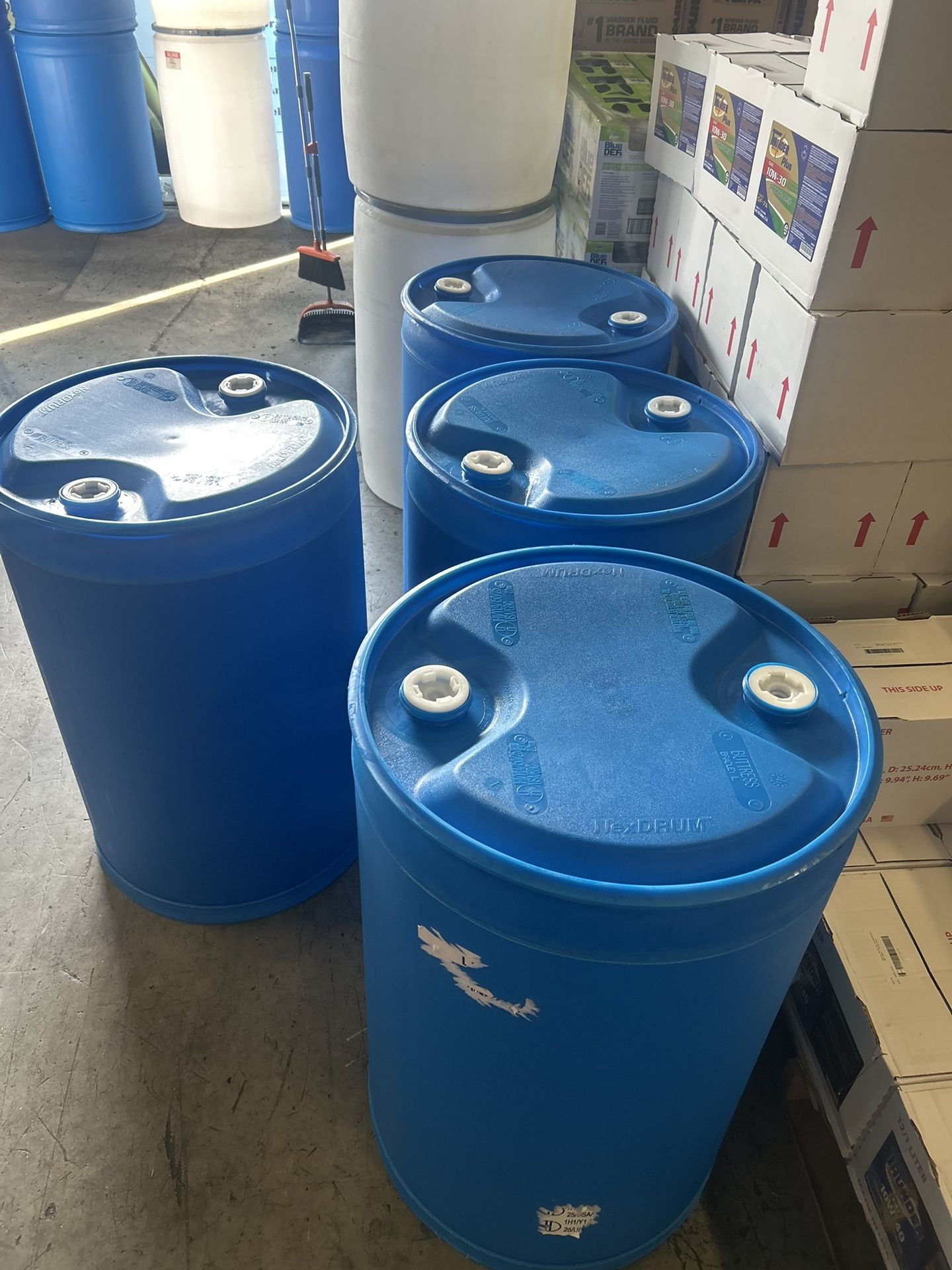 HEAVY DUTY PLASTIC 55 GALLON DRUMS $25 EACH DELIVERY AVAILABLE $$
