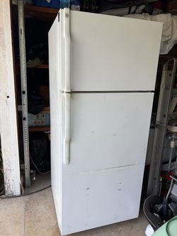 GE Refrigerator - Works- Can Deliver