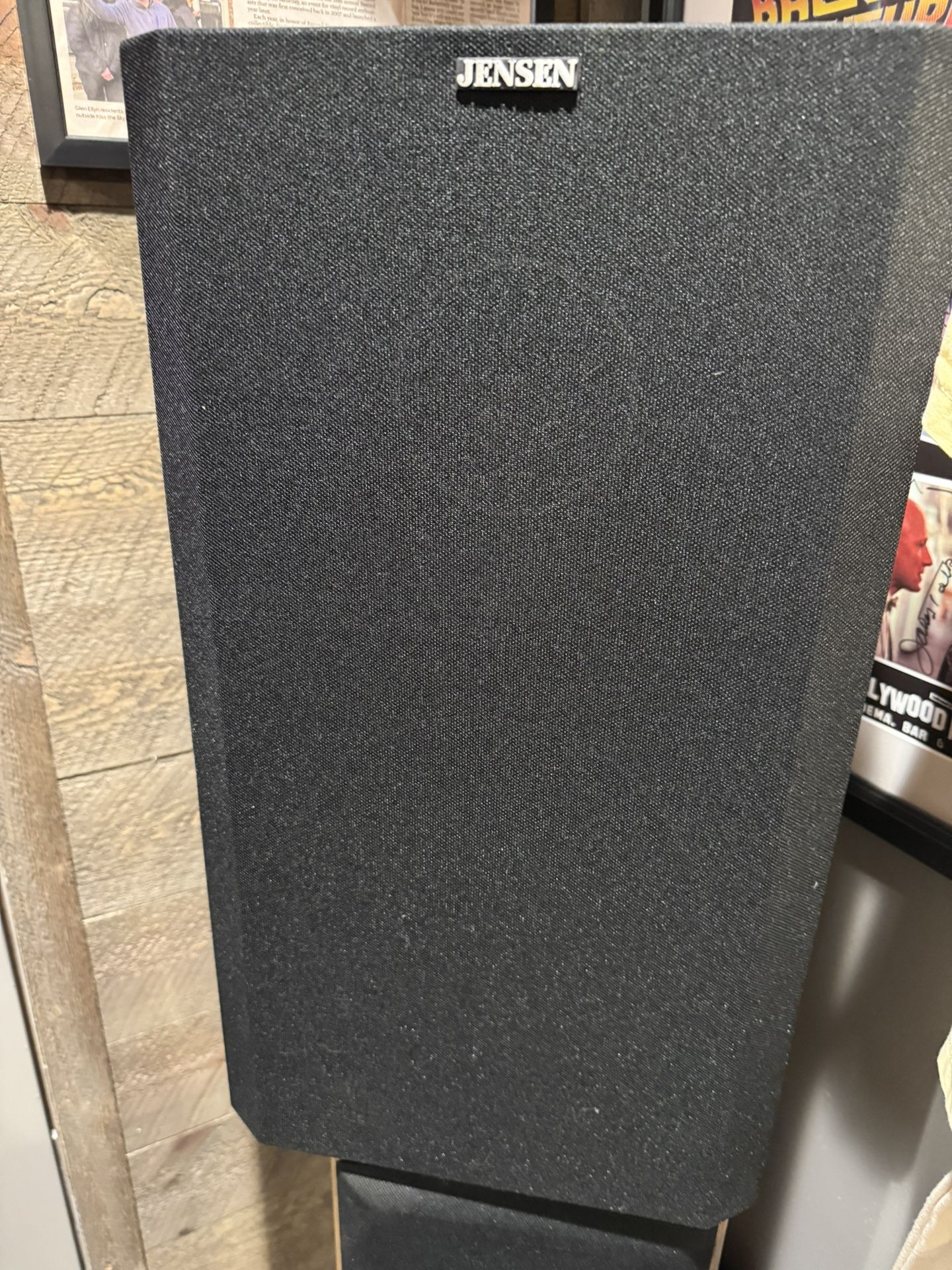 Pair of Jensen concert series speakers 820 ** new surrounds just installed ** made in USA - sound fantastic