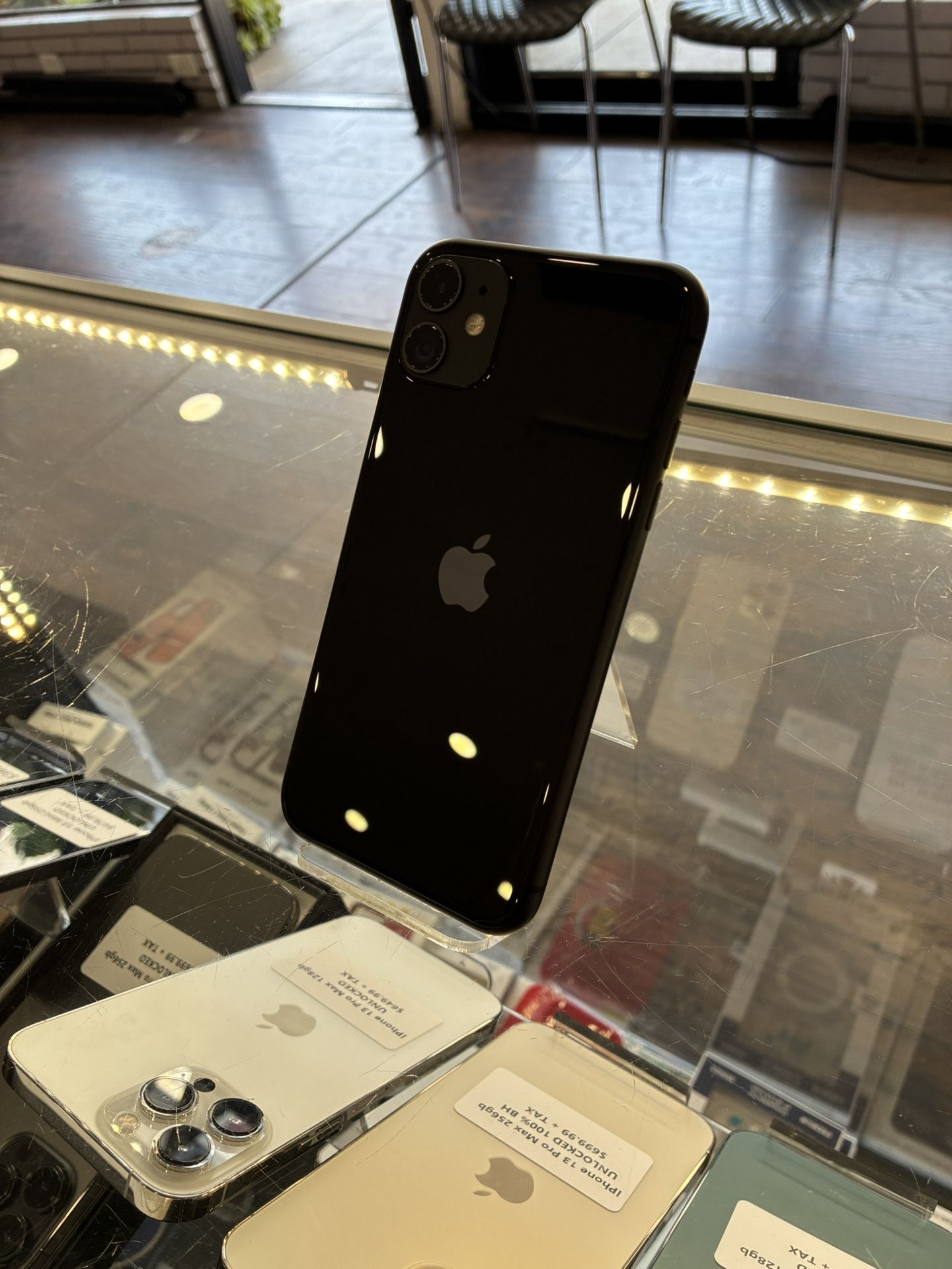iPhone 11 64gb Unlocked (NO FACE ID)