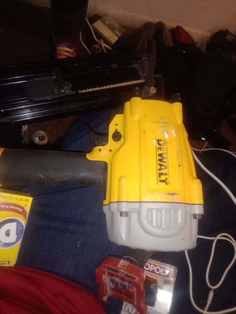 DeWalt Nail Gun 