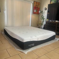 VERY NICE LIKE NEW CALIFORNIA KING SIZE BEAUTYREST MATTRESS FOR SALE! IN EXCELLENT CONDITION,  FREE DELIVERY!