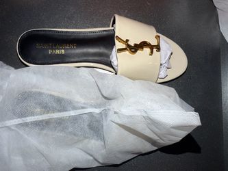 Woman sandals