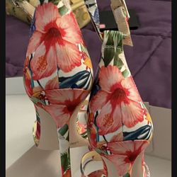 Jj taiga Women’s heels Sz,8.5. Boxelder Dr. 92563