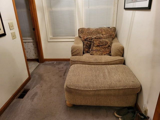 Chair And Ottoman /free
