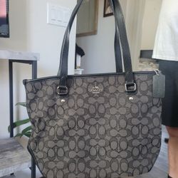 Coach Handbag - Signature 