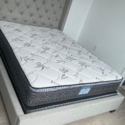 NEW MATTRESS QUEEN SIZE PLUSH WITH BOX SPRING