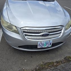 2010 Ford Taurus