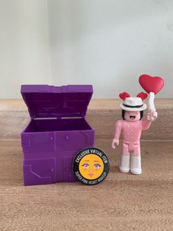 Roblox cSapphire Figure Series 8 COMPLETE WITH CODE Super Pink Heart Makeup