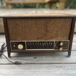 Vintage Zenith Model K731 Tube Long Distance Radio AM/FM Works 