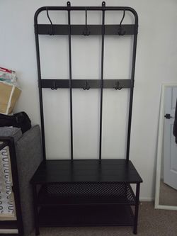 Coat rack and bench w shoe storage,