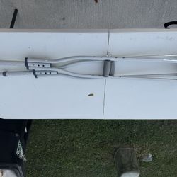 Crutches 