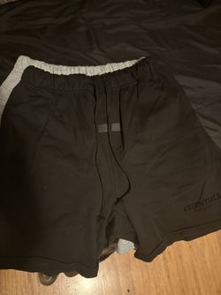 ESSENTIAL SHORTS